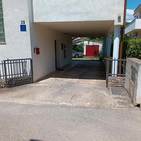 Levak - Apt. 1 Daire Pjescana Uvala