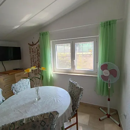Levak - Apt. 1 Daire Pjescana Uvala