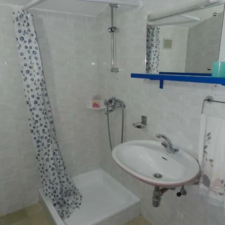 Daire Levak - Apt. 1 Pjescana Uvala