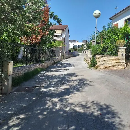 Daire Levak - Apt. 1 Pjescana Uvala